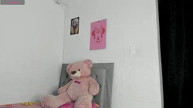 Snapshot of HaileyDuke chatting on 07-16-26, 01:00 HaileyDuke online show from 07-16-26, 01:00