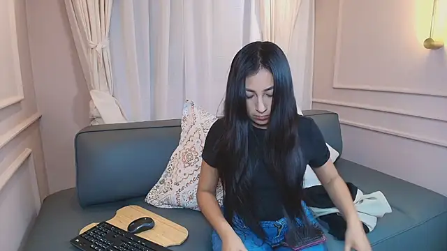 Nahomi key  online show from 11-24-25, 07:46