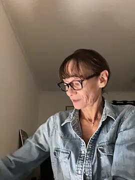 Chris06d22xh online show from 10-13-25, 06:41