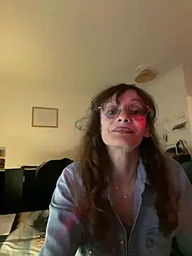 Snapshot of Chris06d22@xh chatting on 05-21-26, 08:16 Chris06d22xh online show from 05-21-26, 08:16