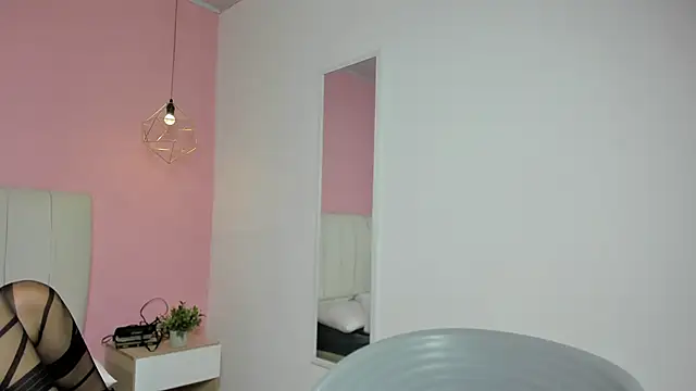 elisabethflores online show from 11-10-25, 09:03