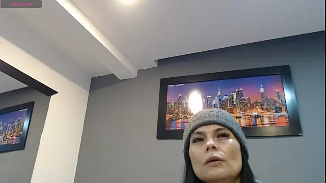 Snapshot of CharlotteCottin chatting on 06-19-26, 11:14 CharlotteCottin online show from 06-19-26, 11:14