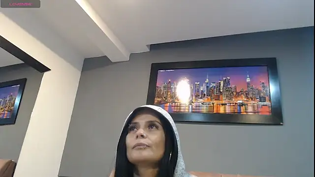 Snapshot of CharlotteCottin chatting on 07-02-26, 11:05 CharlotteCottin online show from 07-02-26, 11:05