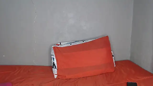 Lunalee online show from 02-12-26, 05:24