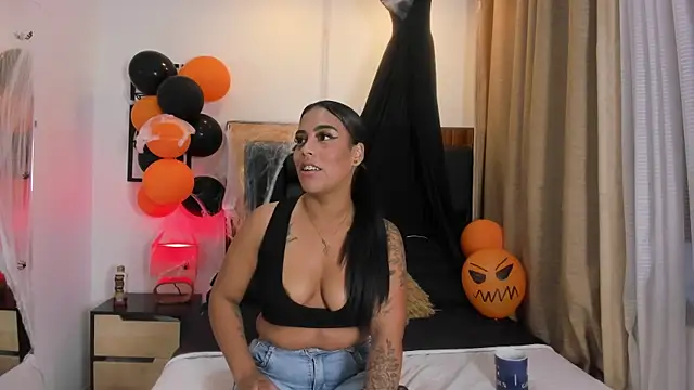 Snapshot of GiorgineTaylor chatting on 10-27-25, 11:03 GiorgineTaylor online show from 10-27-25, 11:03