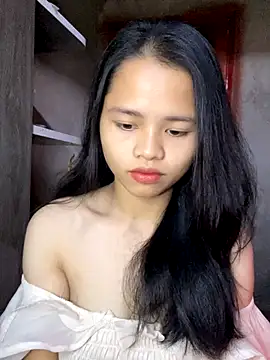 Snapshot of Hana-44 chatting on 12-15-25, 01:32 Hana-44 online show from 12-15-25, 01:32