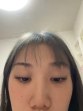 Snapshot of Yua_h02 chatting on 11-04-25, 04:11 Yua h02 online show from 11-04-25, 04:11