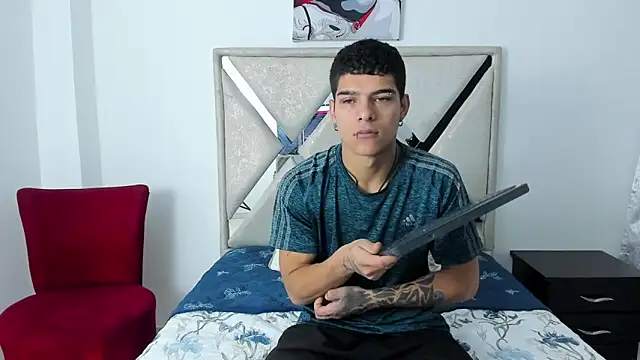 wyatt 3 online show from 12-15-25, 01:37