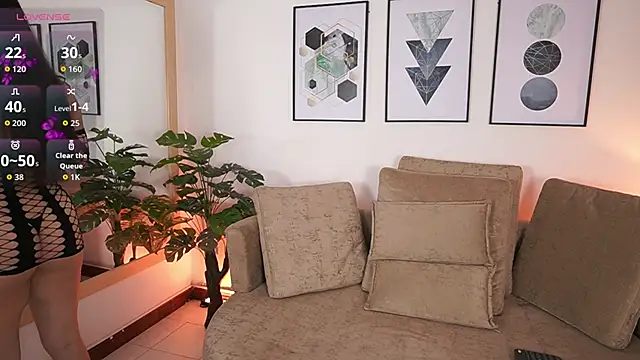 Snapshot of MilaCrave chatting on 09-19-25, 11:44 MilaCrave online show from 09-19-25, 11:44