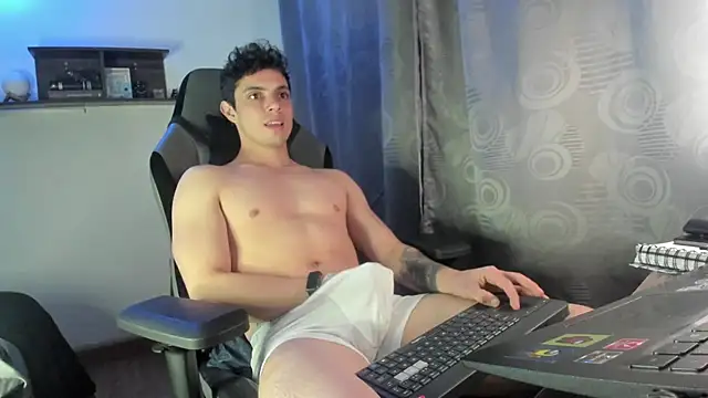 yourfavoriteboy   online show from 09-20-25, 05:52