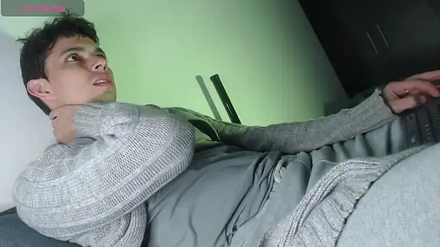 yourfavoriteboy   online show from 10-07-25, 11:13