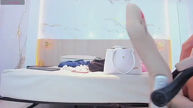 Snapshot of valirya_devote chatting on 10-22-25, 03:07 valirya devote online show from 10-22-25, 03:07