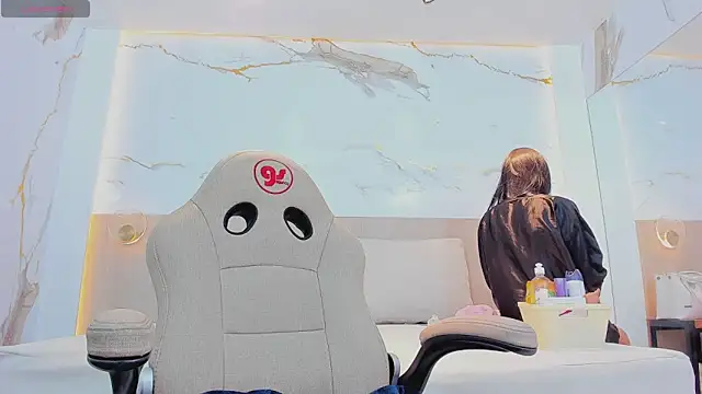 Snapshot of valirya_devote chatting on 11-11-25, 03:17 valirya devote online show from 11-11-25, 03:17