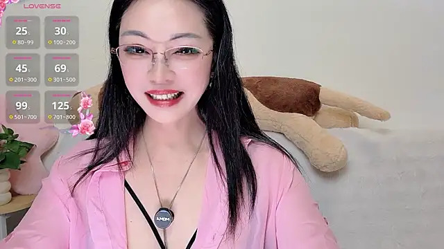 Hua Hua 0 online show from 09-26-25, 12:20