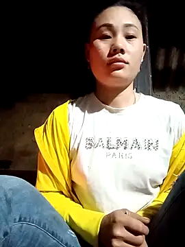 Snapshot of Ruaiuoi chatting on 02-06-26, 10:35 Ruaiuoi online show from 02-06-26, 10:35