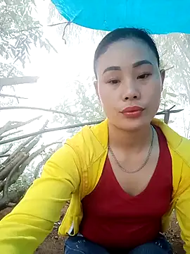 Snapshot of Ruaiuoi chatting on 02-15-26, 12:51 Ruaiuoi online show from 02-15-26, 12:51