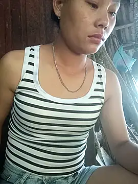 Snapshot of Ruaiuoi chatting on 06-22-26, 06:32 Ruaiuoi online show from 06-22-26, 06:32