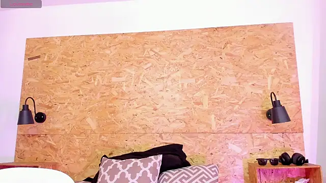 santiblack7 online show from 10-21-25, 07:25