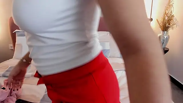 Snapshot of ArianaSilva_ chatting on 10-20-25, 12:05 ArianaSilva online show from 10-20-25, 12:05