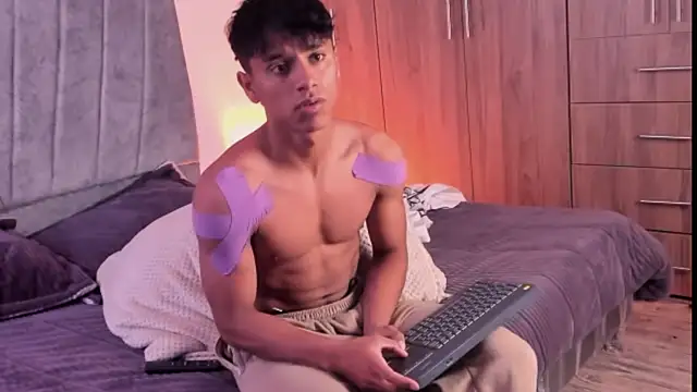 Snapshot of ZYZZ1312 chatting on 10-13-25, 07:36 ZYZZ1312 online show from 10-13-25, 07:36