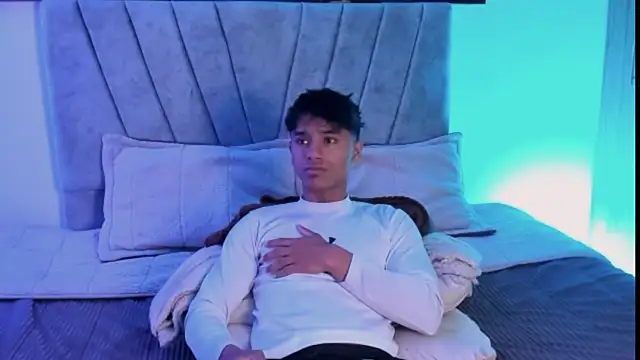 Snapshot of ZYZZ1312 chatting on 10-17-25, 05:48 ZYZZ1312 online show from 10-17-25, 05:48