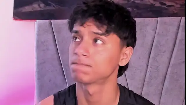 Snapshot of ZYZZ1312 chatting on 01-08-26, 06:10 ZYZZ1312 online show from 01-08-26, 06:10