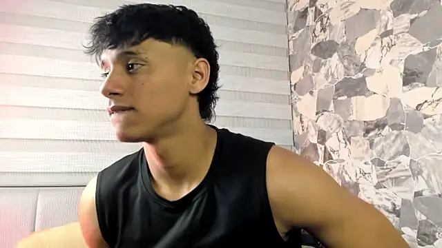 Snapshot of ZYZZ1312 chatting on 02-14-26, 04:42 ZYZZ1312 online show from 02-14-26, 04:42