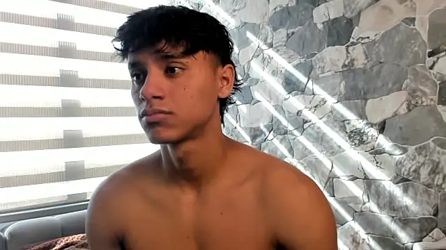 Snapshot of ZYZZ1312 chatting on 02-26-26, 08:30 ZYZZ1312 online show from 02-26-26, 08:30