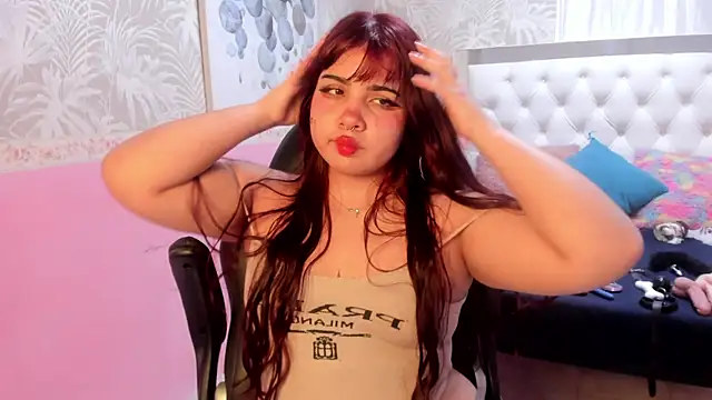 Snapshot of Zara_Snow chatting on 04-10-26, 12:49 Zara Snow online show from 04-10-26, 12:49