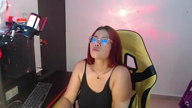 Snapshot of Scarlett_Gracee_ chatting on 11-18-25, 04:39 Scarlett Gracee online show from 11-18-25, 04:39