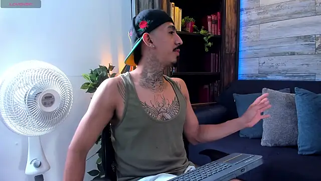 Donovan Desmond online show from 04-17-26, 08:12