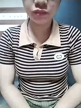 Snapshot of Mie_rose chatting on 10-31-25, 02:18 Mie rose online show from 10-31-25, 02:18