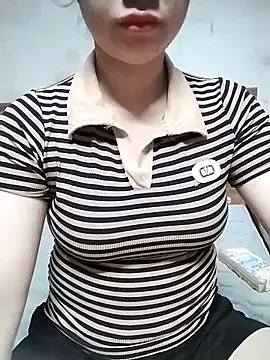 Snapshot of Mie_rose chatting on 11-06-25, 01:45 Mie rose online show from 11-06-25, 01:45