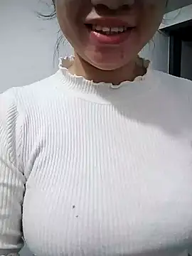 Snapshot of Mie_rose chatting on 11-18-25, 02:17 Mie rose online show from 11-18-25, 02:17