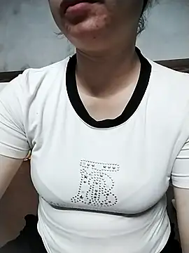 Snapshot of Mie_rose chatting on 04-29-26, 12:42 Mie rose online show from 04-29-26, 12:42