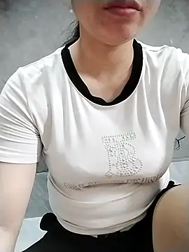 Snapshot of Mie_rose chatting on 05-03-26, 01:11 Mie rose online show from 05-03-26, 01:11