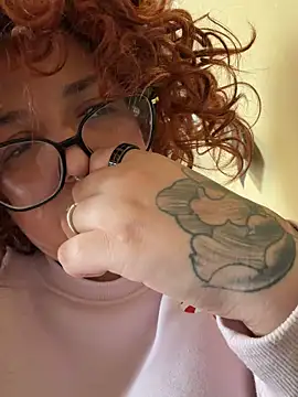 Snapshot of chiaretta_loveit chatting on 11-06-25, 02:40 chiaretta loveit online show from 11-06-25, 02:40