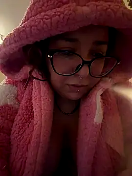 Snapshot of chiaretta_loveit chatting on 11-21-25, 11:42 chiaretta loveit online show from 11-21-25, 11:42