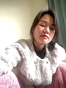 Snapshot of Mier-cn chatting on 12-18-25, 04:29 Mier-cn online show from 12-18-25, 04:29