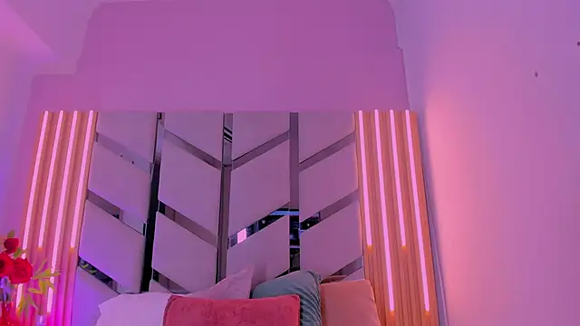 Snapshot of Sweet_Salome1 chatting on 07-01-26, 01:02 Sweet Salome1 online show from 07-01-26, 01:02
