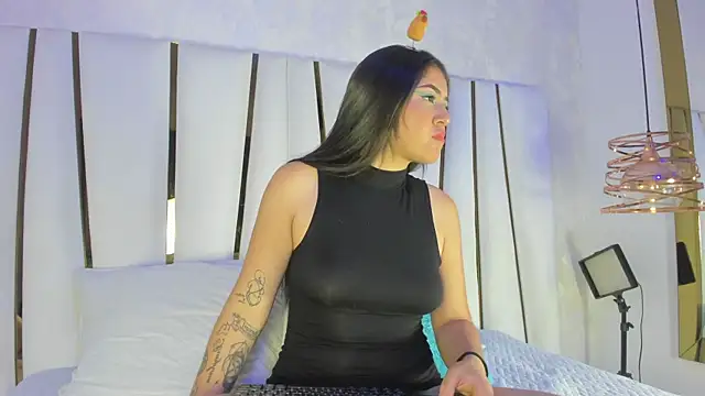 bonnie sm online show from 10-21-25, 07:36