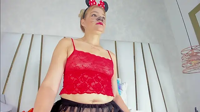 bonnie sm online show from 10-25-25, 11:51