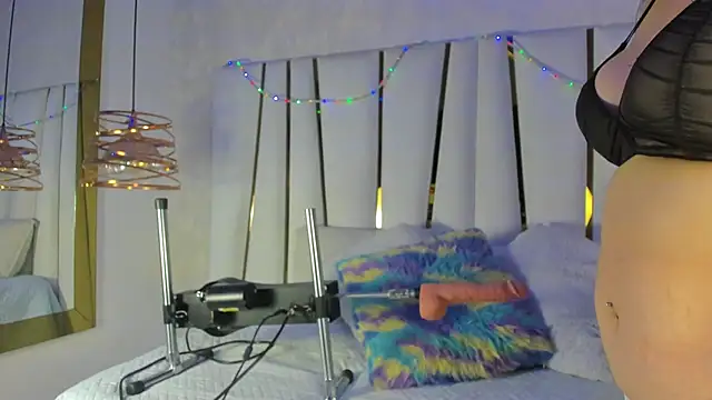 bonnie sm online show from 11-16-25, 07:19