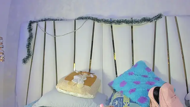 bonnie sm online show from 12-16-25, 08:03