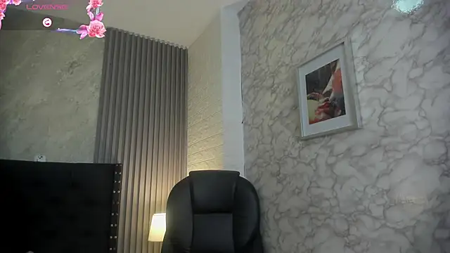 Snapshot of alicy__torres chatting on 10-15-25, 12:16 alicy torres online show from 10-15-25, 12:16