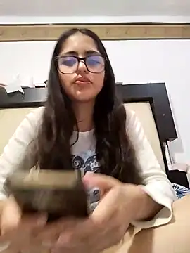 Snapshot of Goddesscut333 chatting on 10-30-25, 04:30 Goddesscut333 online show from 10-30-25, 04:30