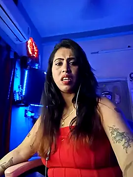 Snapshot of Love_Beauty01 chatting on 02-13-26, 06:15 Love Beauty01 online show from 02-13-26, 06:15