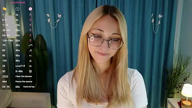 Snapshot of Marry_sharp chatting on 09-12-25, 09:04 Marry sharp online show from 09-12-25, 09:04