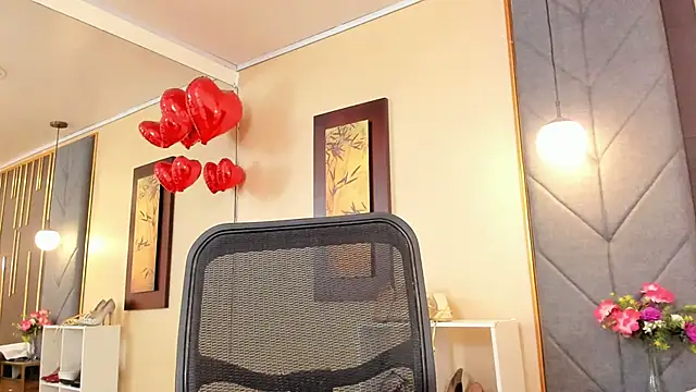 Snapshot of OliviGrace chatting on 12-17-25, 10:16 OliviGrace online show from 12-17-25, 10:16