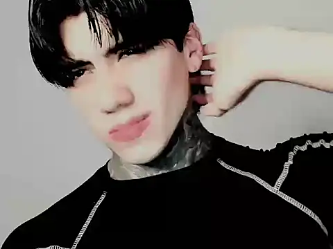 Snapshot of Alex_bdsmz chatting on 11-26-25, 12:22 Alex bdsmz online show from 11-26-25, 12:22